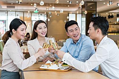 恋爱模拟经营游戏《奇迹甜品店》将登陆任天堂Switch